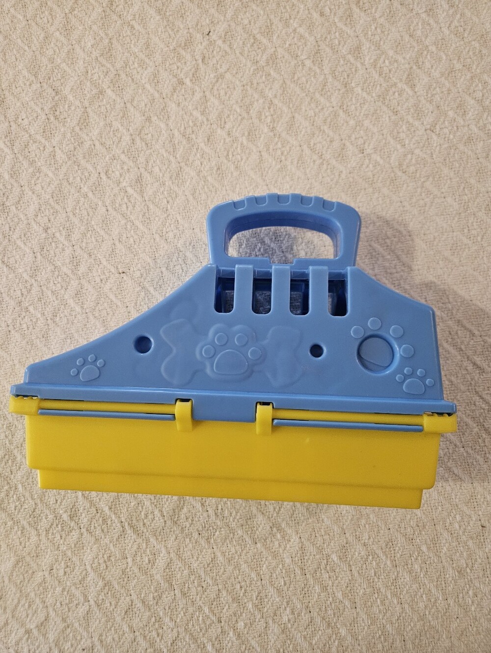 Play Doh Care N Carry Vet Playset Plastic Toy Pet Carrier Molds Blue Yellow Gift